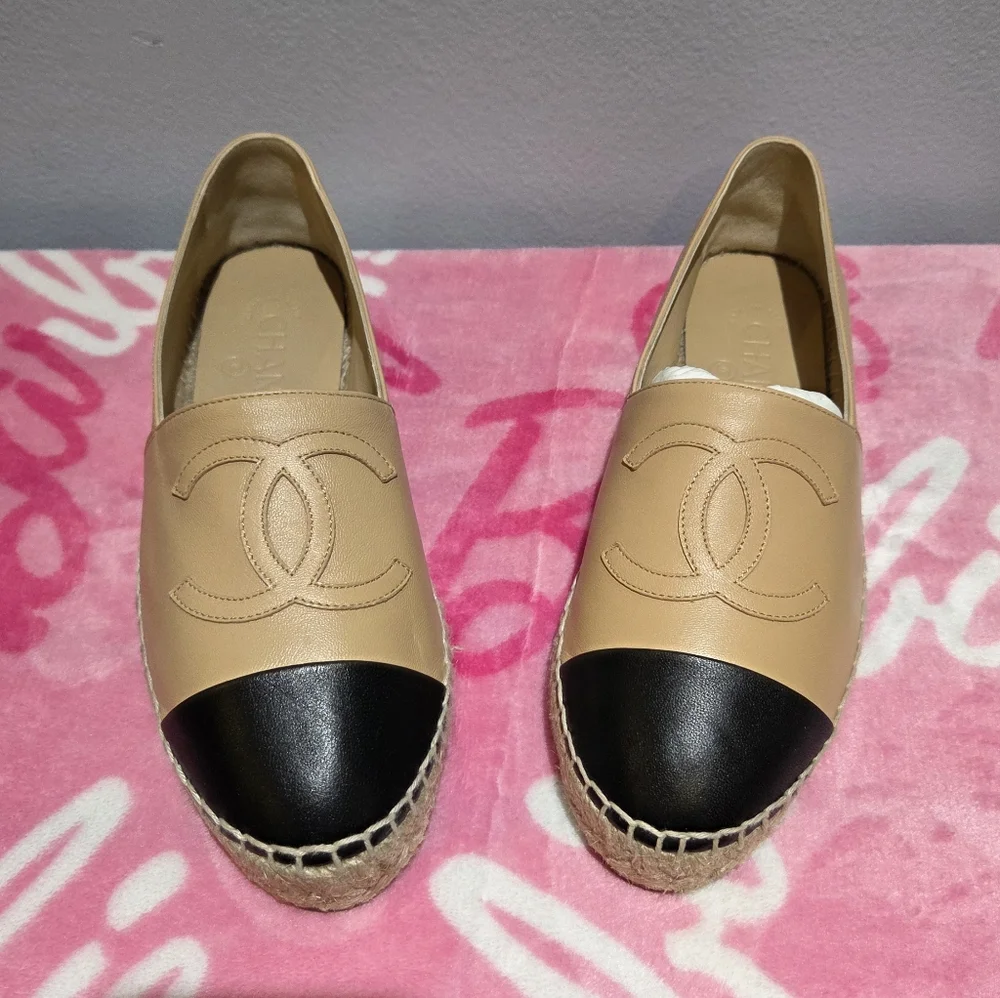 Women's Chanel Espadrilles Black And Beige Loafer, Size 38. NWOB - Picture 2 of 9